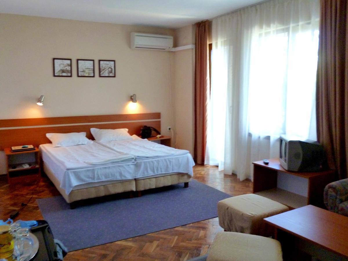 Villa Elfi Zlatni pjasătsi Eksteriør bilde